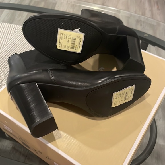 Michael Kors booties - Picture 3 of 4